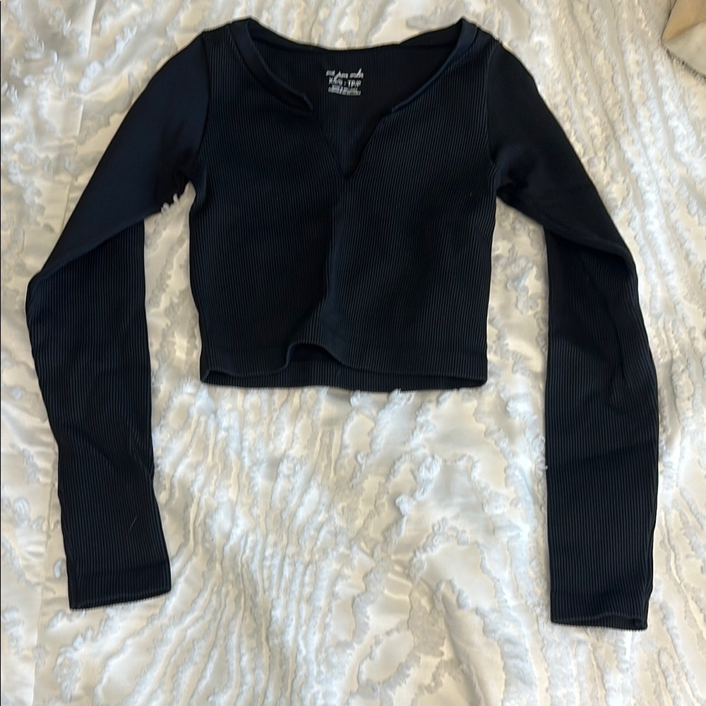Black Long Sleeve Crop Top
